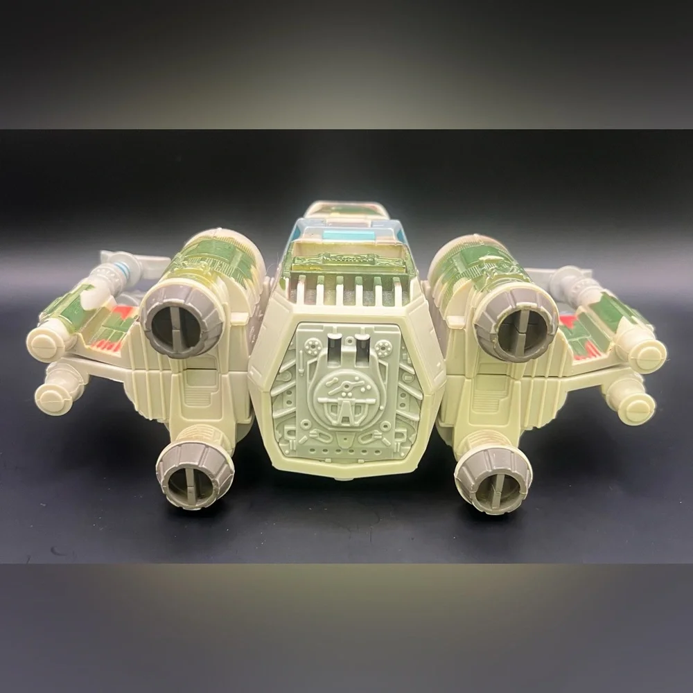 Start‎ Wars-2001 Toy, Wings move- Red piece not included, Pre-Owned